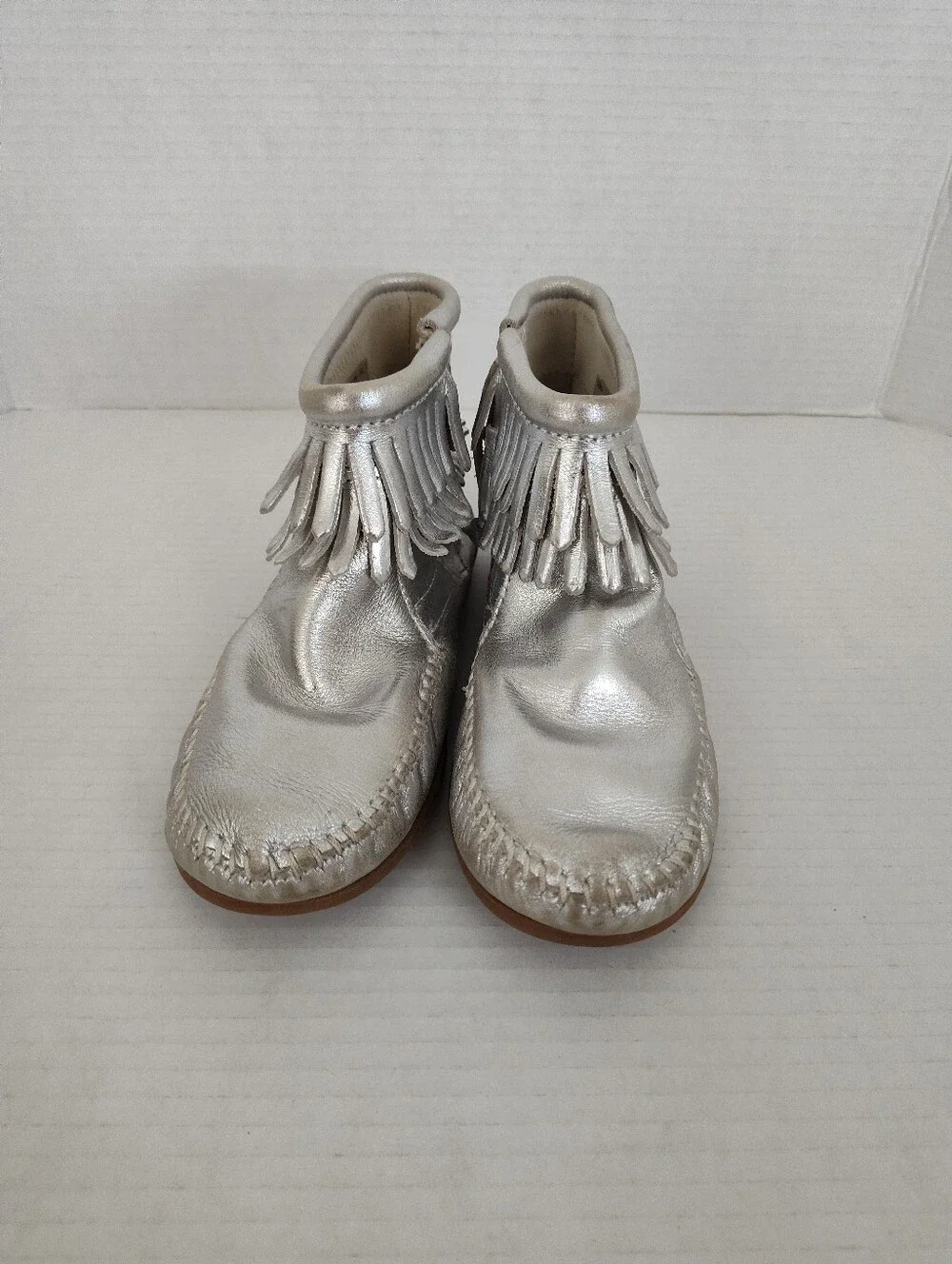 Minnetonka stylish metallic